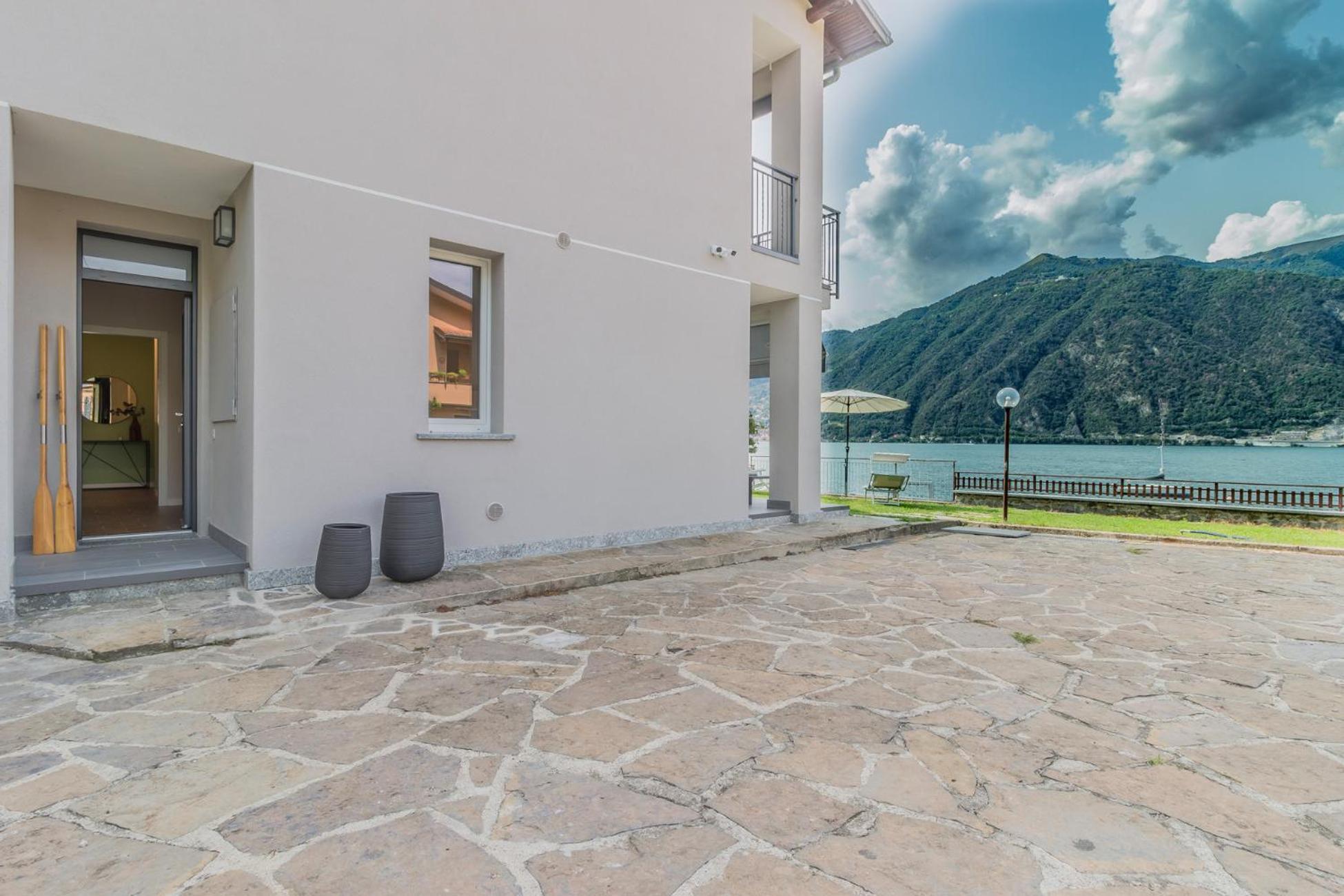 Ninfea Apartments By Wonderful Italy Lezzeno Exterior photo